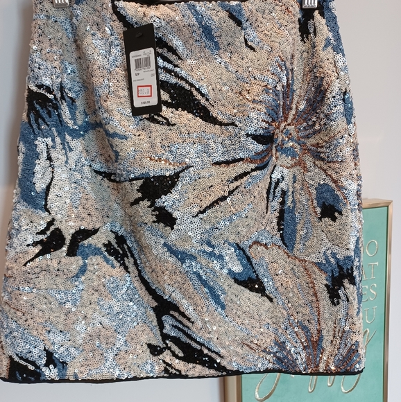 Guess Dresses & Skirts - NWT sequence mini skirt